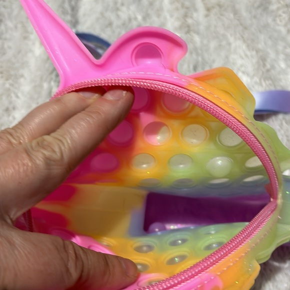 Unicorn pop it purse adjustable nylon strap to shorten or lengthen like new - Picture 5 of 6
